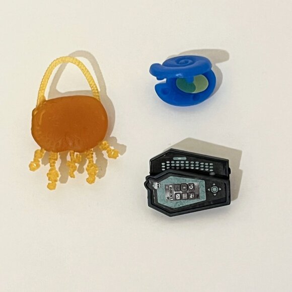 Lagoona Blue Dot Dead Gorgeous G1 Monster High 2011 Doll - Picture 8 of 10